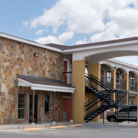 Super 8 By Wyndham San Antonio Near Fort Sam Houston Esterno foto