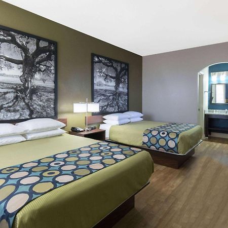 Super 8 By Wyndham San Antonio Near Fort Sam Houston Esterno foto