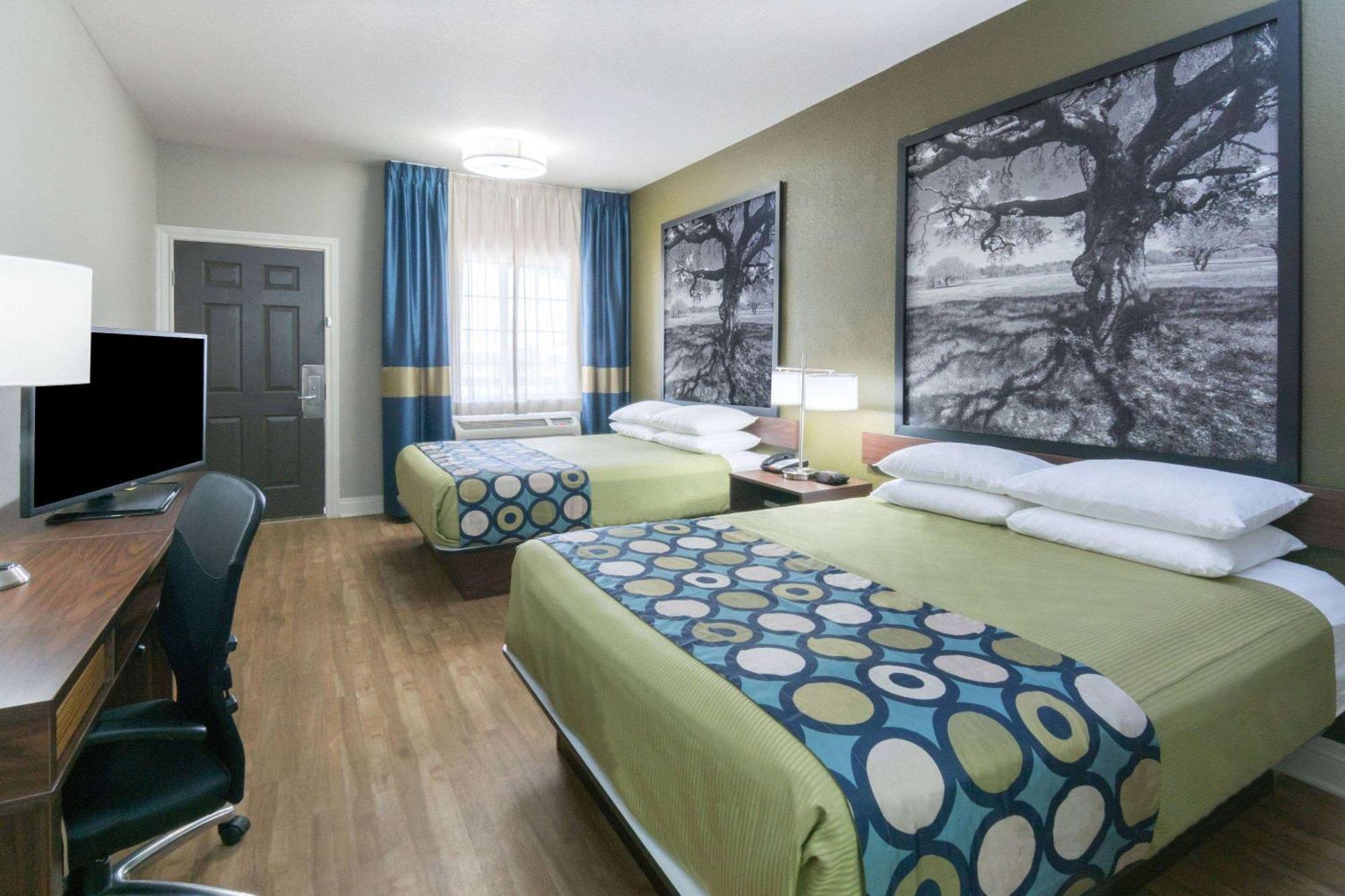 Super 8 By Wyndham San Antonio Near Fort Sam Houston Esterno foto
