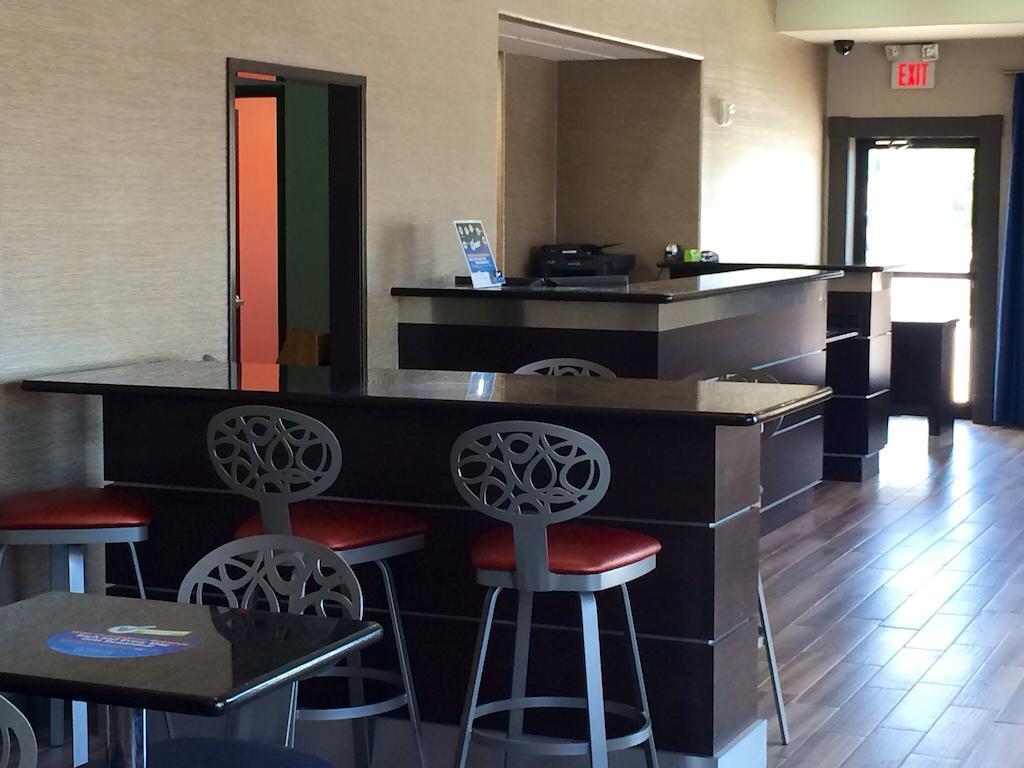 Super 8 By Wyndham San Antonio Near Fort Sam Houston Esterno foto
